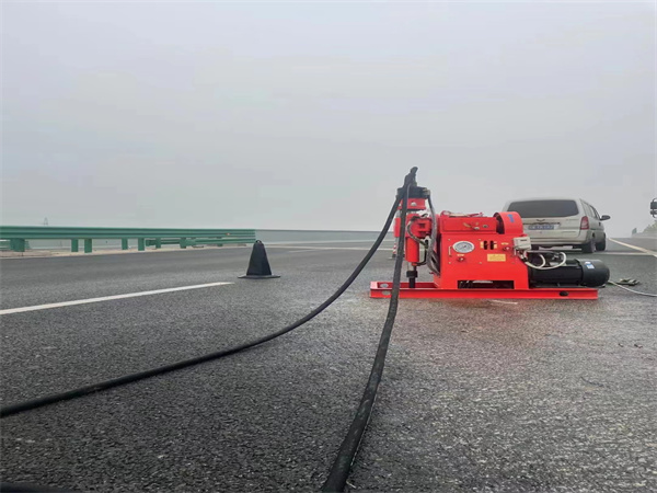 若羌马路路基路面开裂下沉注浆加固灌浆